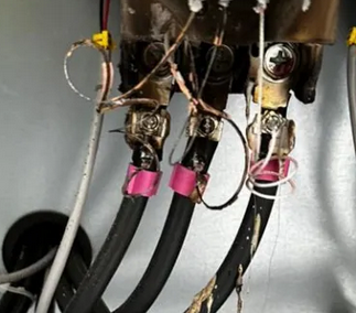 Clips térmicos en cables principales